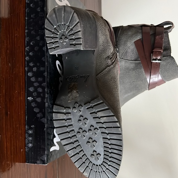 Sam Edleman Hannah Gray Suede Leather Belted Ankle Booties Boots Size 7.5 - Picture 5 of 6